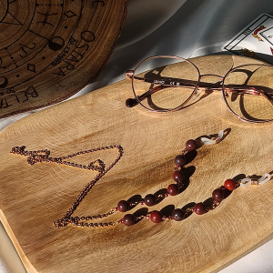 Chaîne de lunettes jaspe bréchique – finition dorée ou argentée