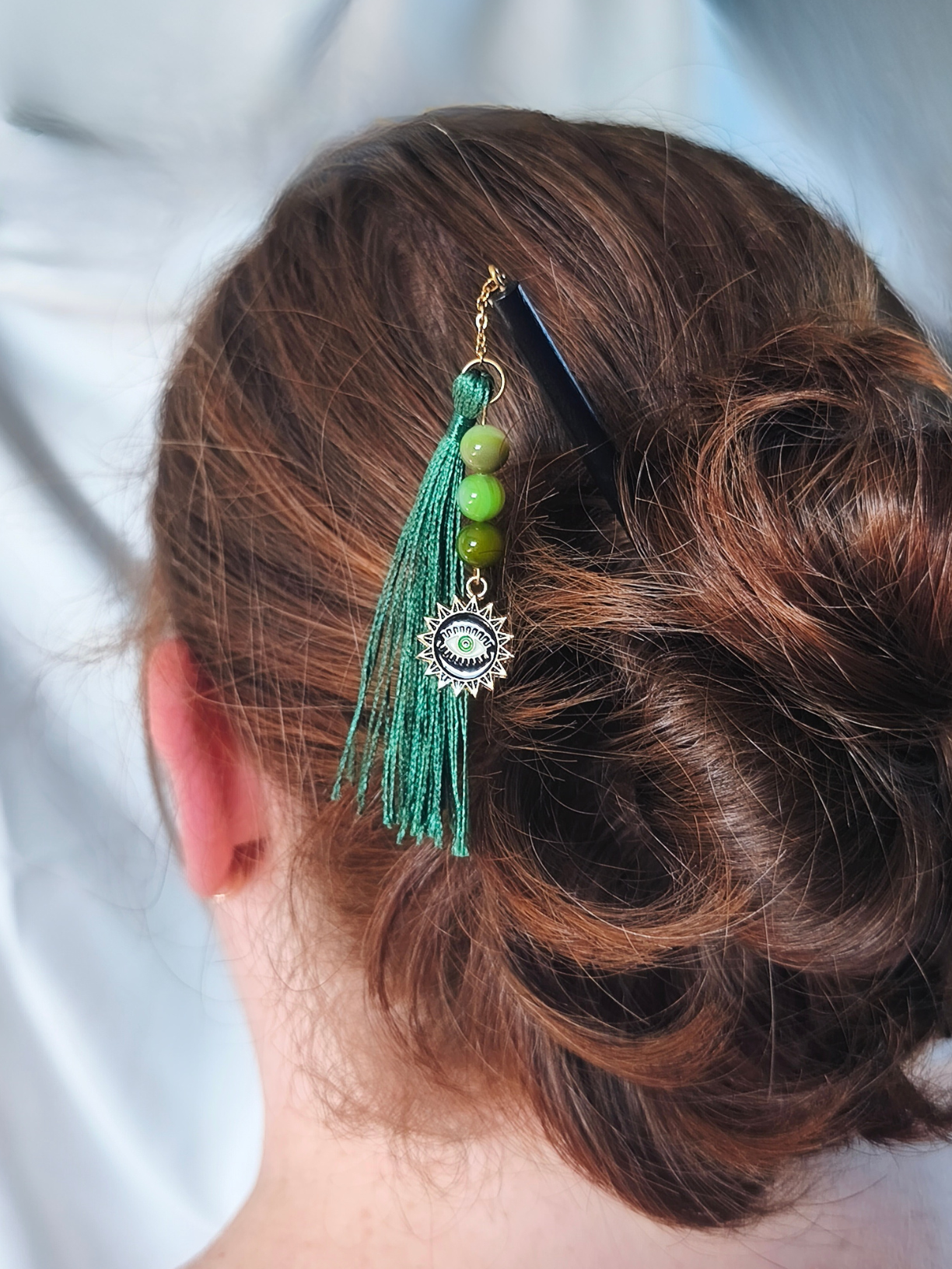 Pic à cheveux agate verte – bois et finition dorée