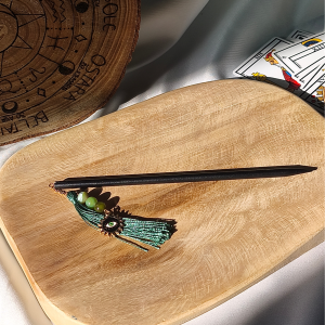Pic à cheveux agate verte – bois et finition dorée