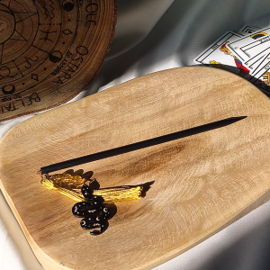 Pic à cheveux citrine serpent – bois et finition dorée