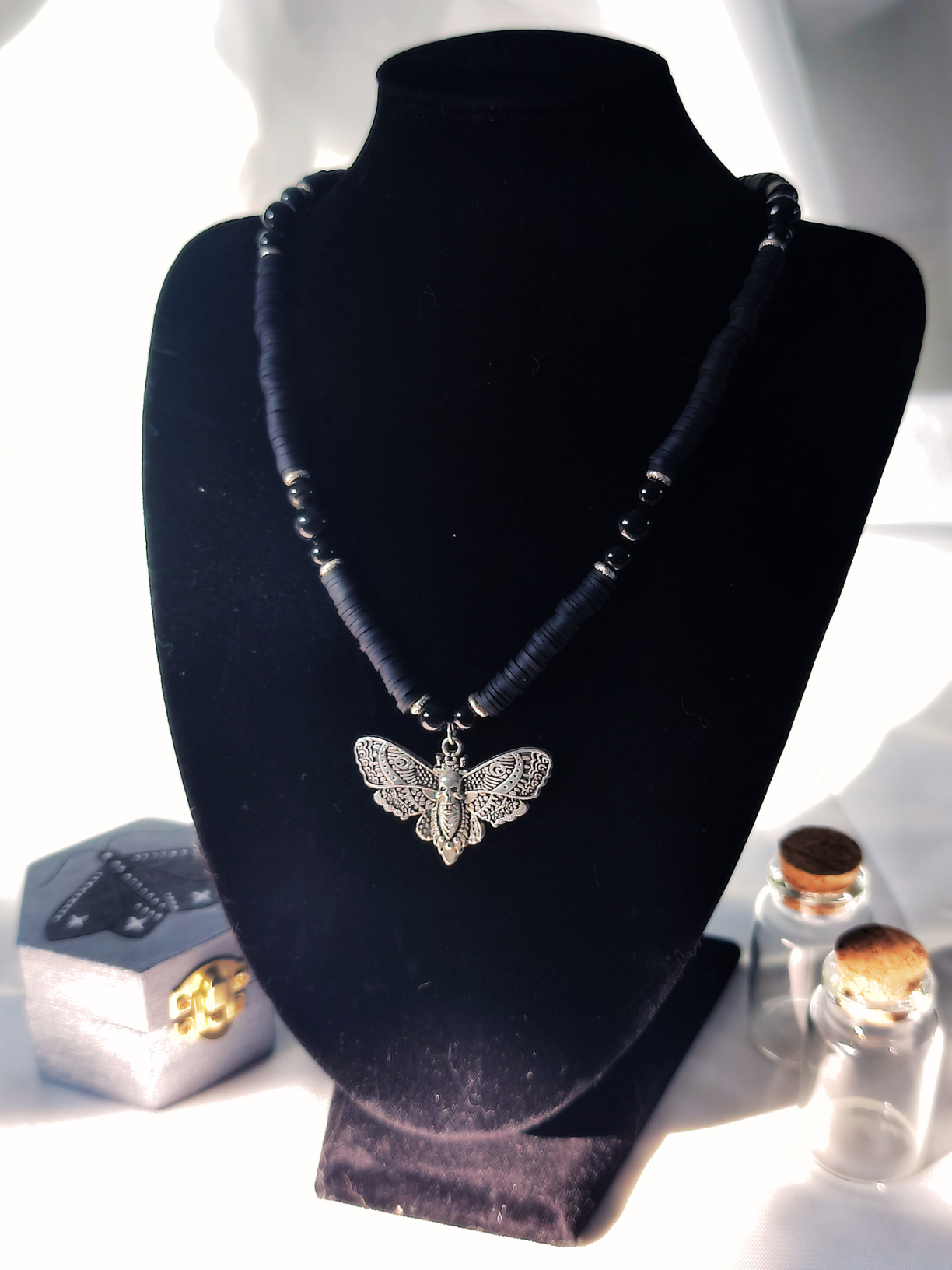 Collier obsidienne et heishi noir – finition argentée
