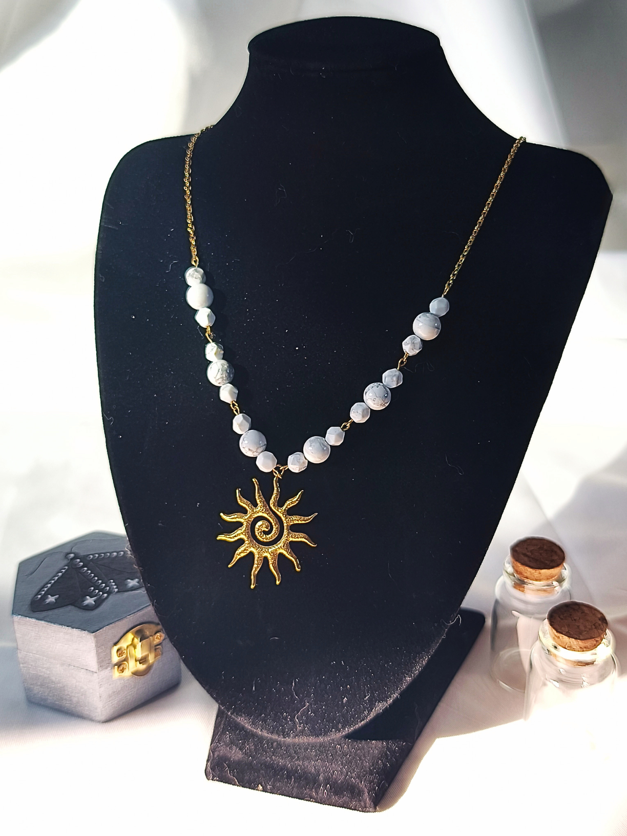 Collier howlite – finition dorée