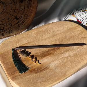 Pic à cheveux jaspe sang de dragon – bois et finition dorée