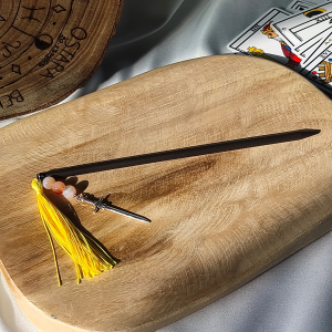 Pic à cheveux sardonyx – bois et finition dorée